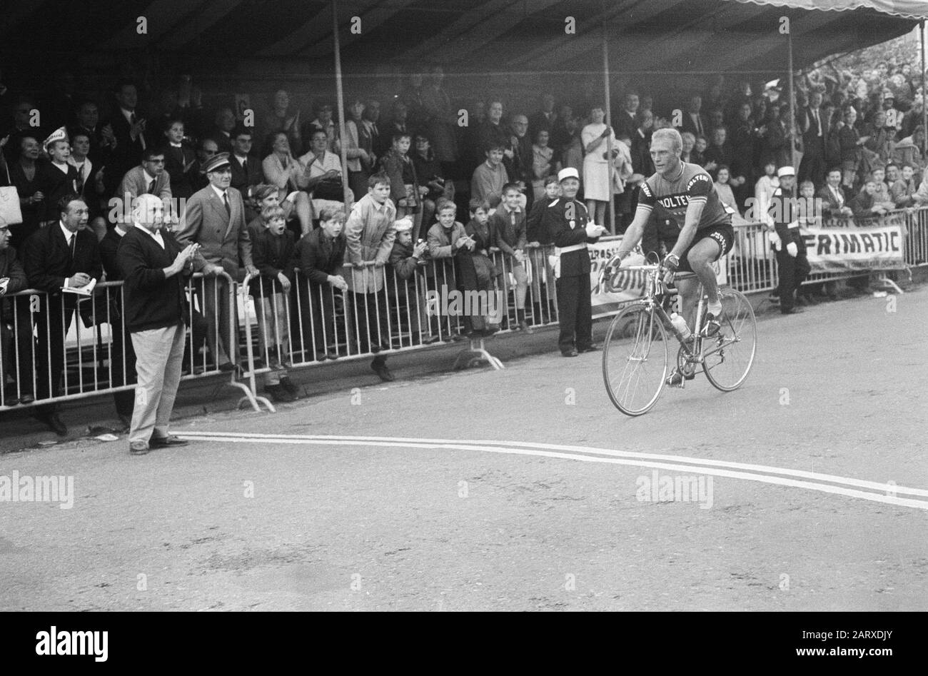 Tour de France, start cyclists Date: June 27, 1966 Keywords: cyclists Institution name: Tour de France Stock Photo