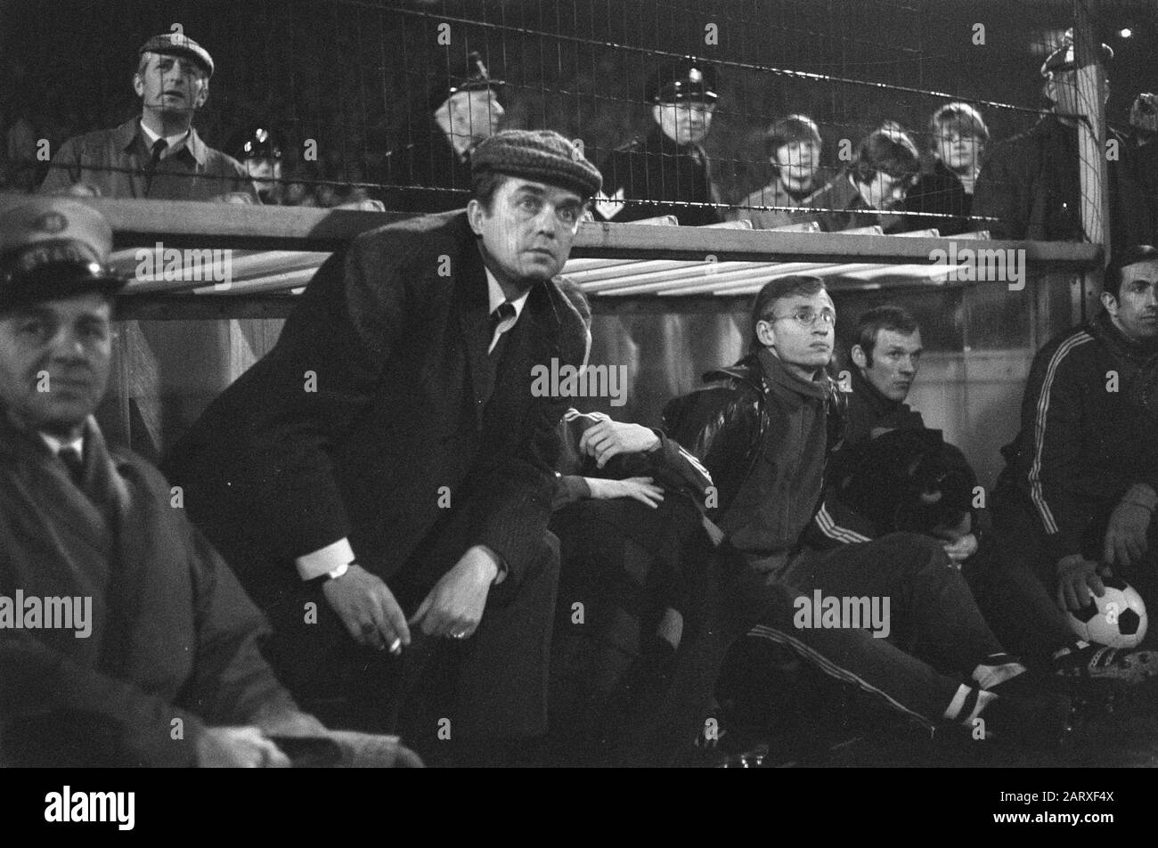 Europacup I, semi-final: Feijenoord v Legia-Warsaw, 2-0  Trainer Ernst Happel in strained attention Date: April 15, 1970 Keywords: trainers, football Personal name: Happel, Ernst Stock Photo