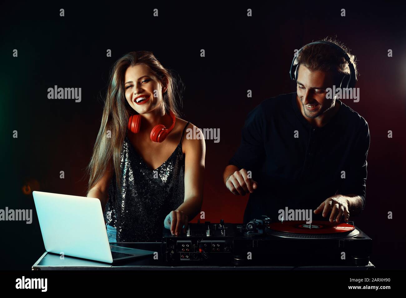 Djing And Rapping Young black man djing hi-res stock photography and images - Alamy