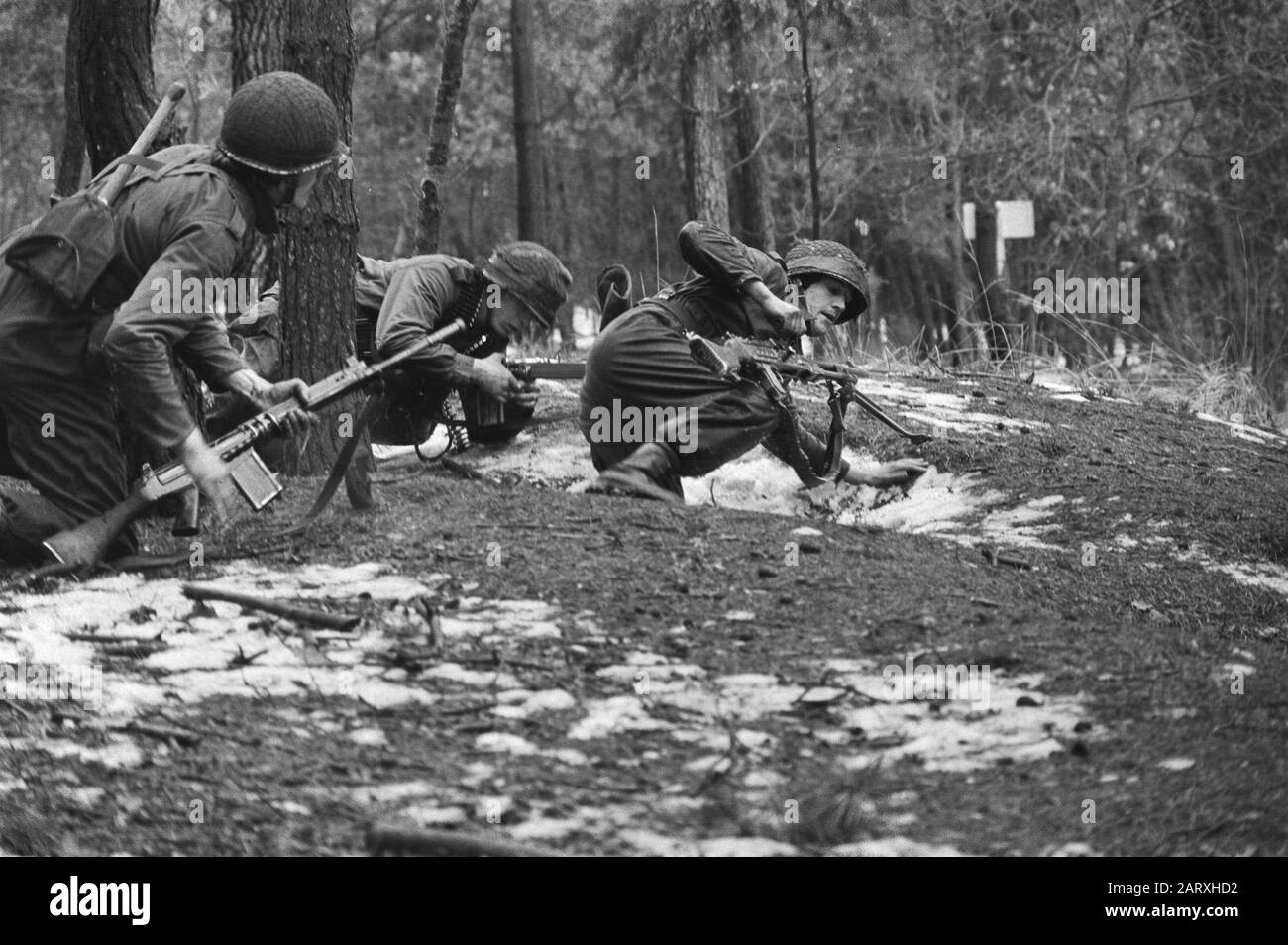 Corps commando troops Black and White Stock Photos & Images - Alamy