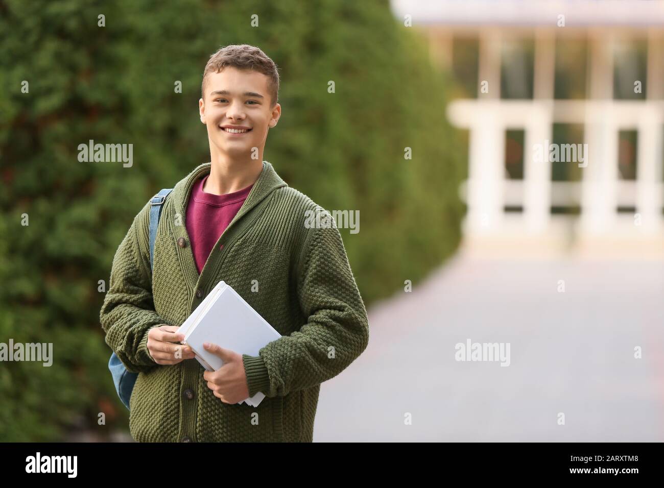 Teenage male student hi-res stock photography and images - Alamy