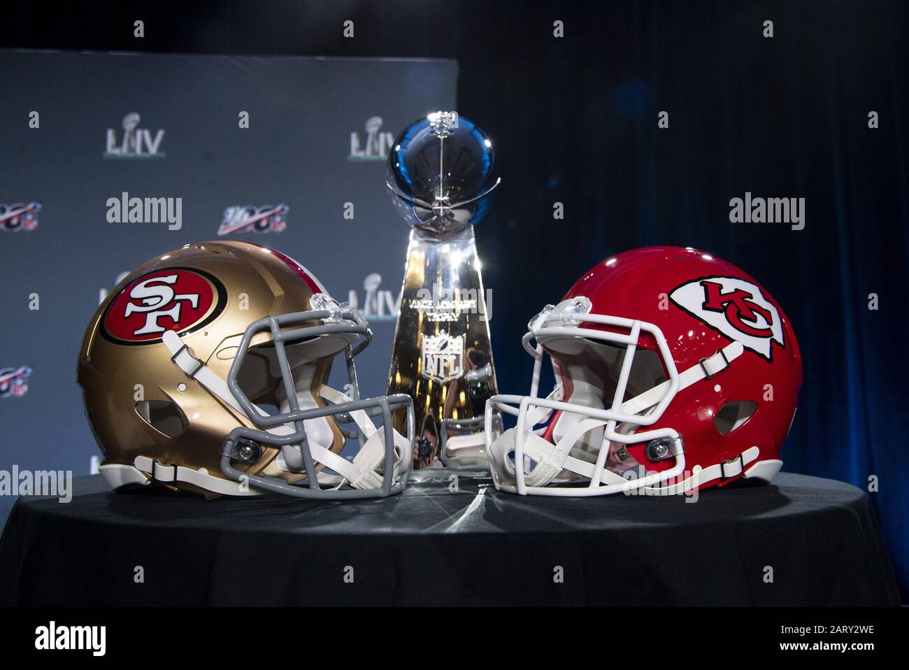 Detailed view of Las Vegas Raiders (left) and Los Angeles Rams helmets and Super  Bowl Vince Lombardi Trophy. Photo via Credit: Newscom/Alamy Live News Stock  Photo - Alamy