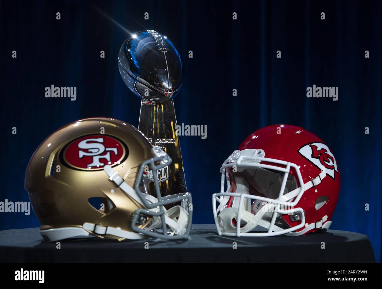 Inglewood, USA. 09th Feb, 2022. The helmets of Super Bowl participants Los  Angeles Rams (l) and Cinncinati Bengals stand on a table in front of the  Vince Lombardy Trophy, which the winner