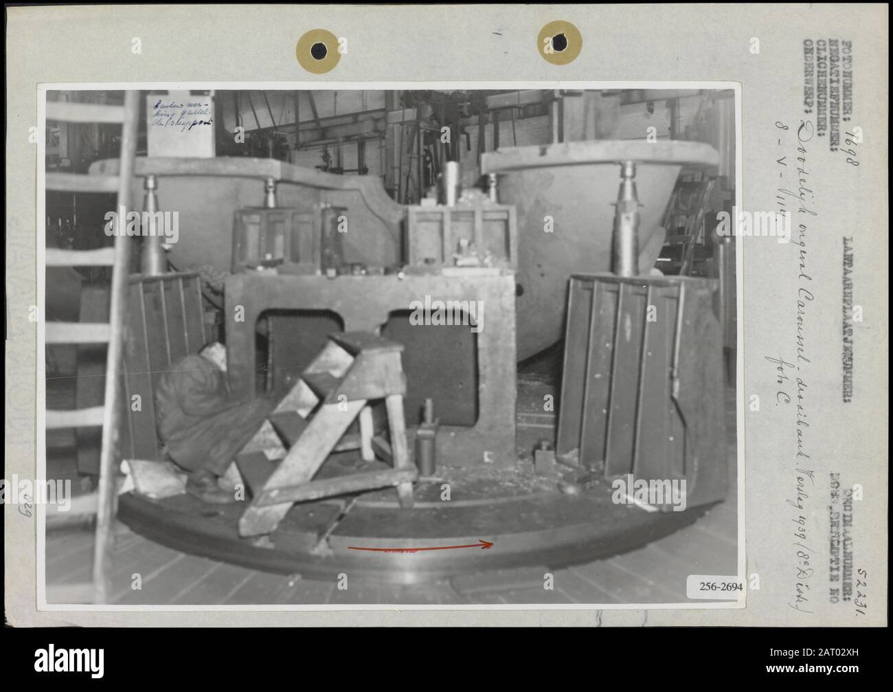 Carousel Lathe Fatal accident with a carousel lathe Annotation: Stamp on  the back photo: Police Commissioner, Hengelo (Ov) Date: 1939 Keywords:  industrial accidents, Lathes Stock Photo - Alamy
