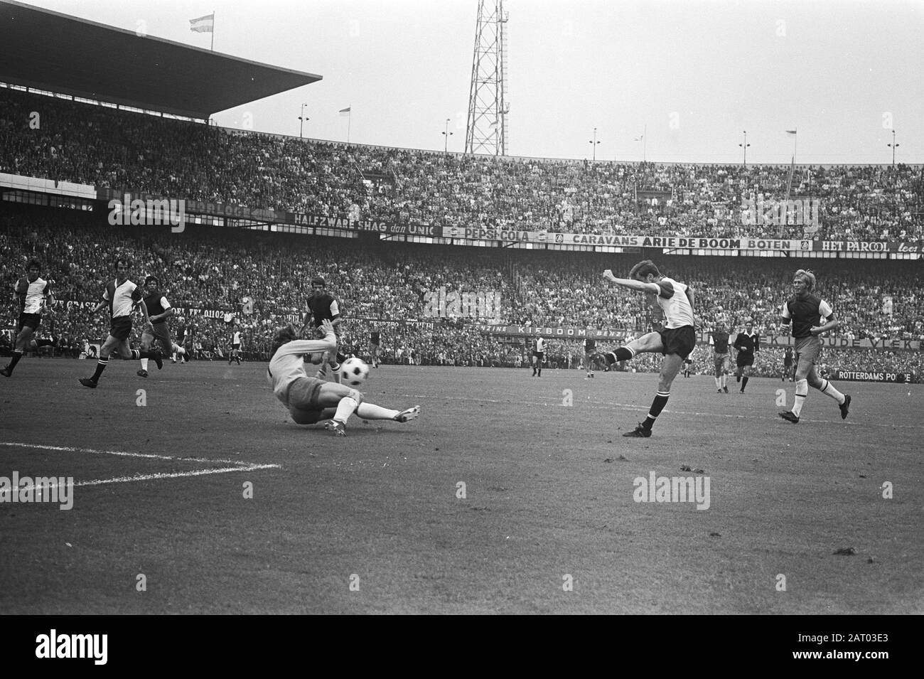 Feyenoord against Haarlem 2-1  Goal of Kindvall; by victory is Feyenoord champion Date: 6 June 1971 Location: Rotterdam, Zuid-Holland Keywords: goals, champions, sports, soccer, etc. footballers, matches Personal name: Kindvall, Ove Institution name: Feyenoord Stock Photo