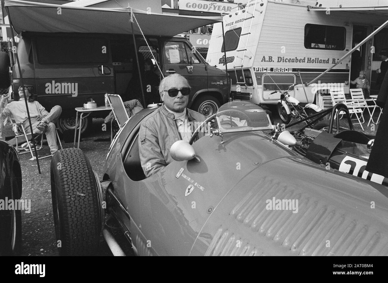 Dries van der Lof (l) in Maserak 250F from 1956 during Historical Grand