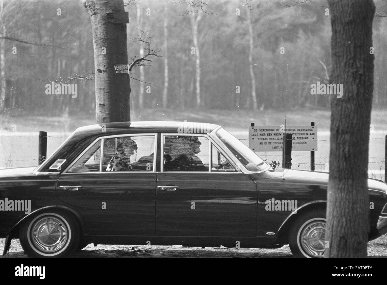 busy-around-drakenstein-princess-beatrix-not-visible-in-car-on-her