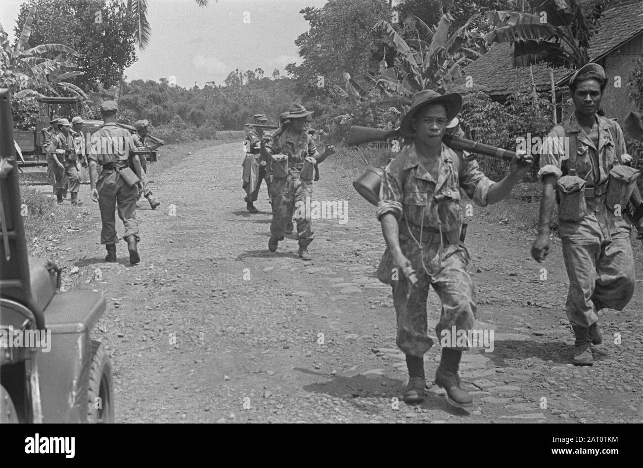 Photo report near Buitenzorg  A KNIL unit on patrol Date: January 1947 Location: Bogor, Indonesia, Java, Dutch East Indies Stock Photo