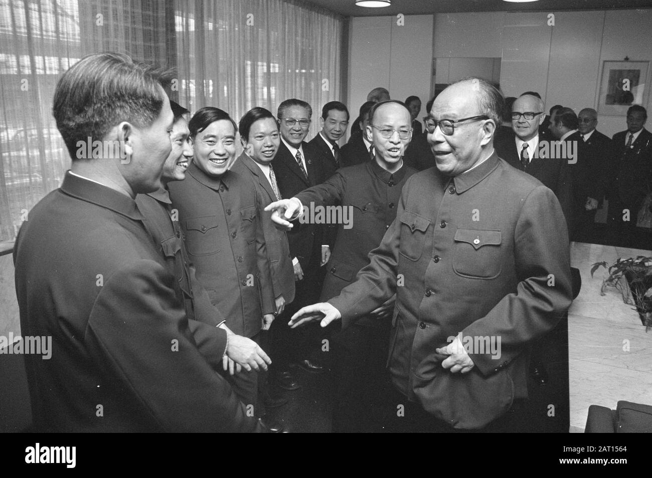 First Ambassador of Chinese People's Republic to the Netherlands arrives at Schiphol, Ambassador Hao Te Ching and other Chinese make acquaintance Date: November 2, 1972 Location: Noord-Holland, Schiphol Keywords: ambassadors Stock Photo
