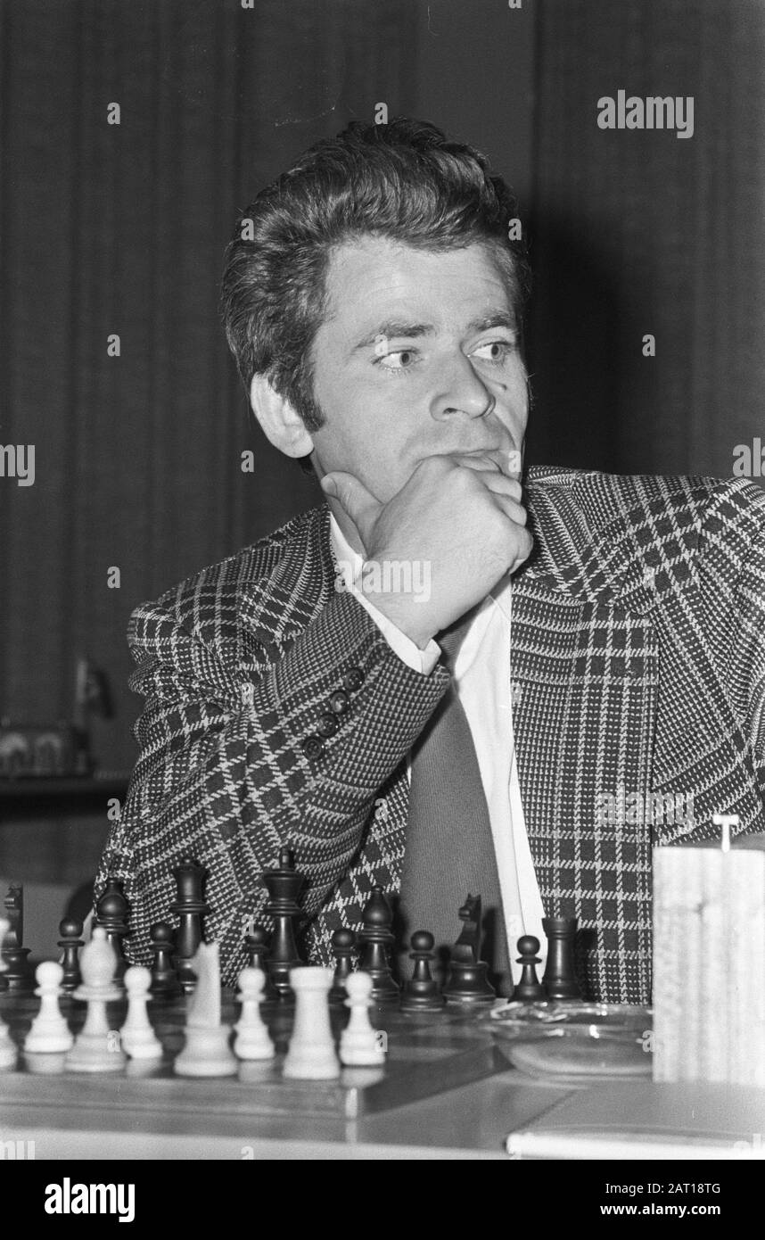 Europe Premiere pawn Sacrifice Berlin Boris Spassky chess legend