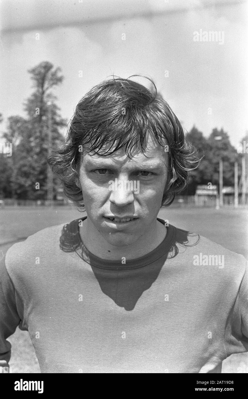 First training Ajax for new season, Jan Mulder Date July 14, 1972