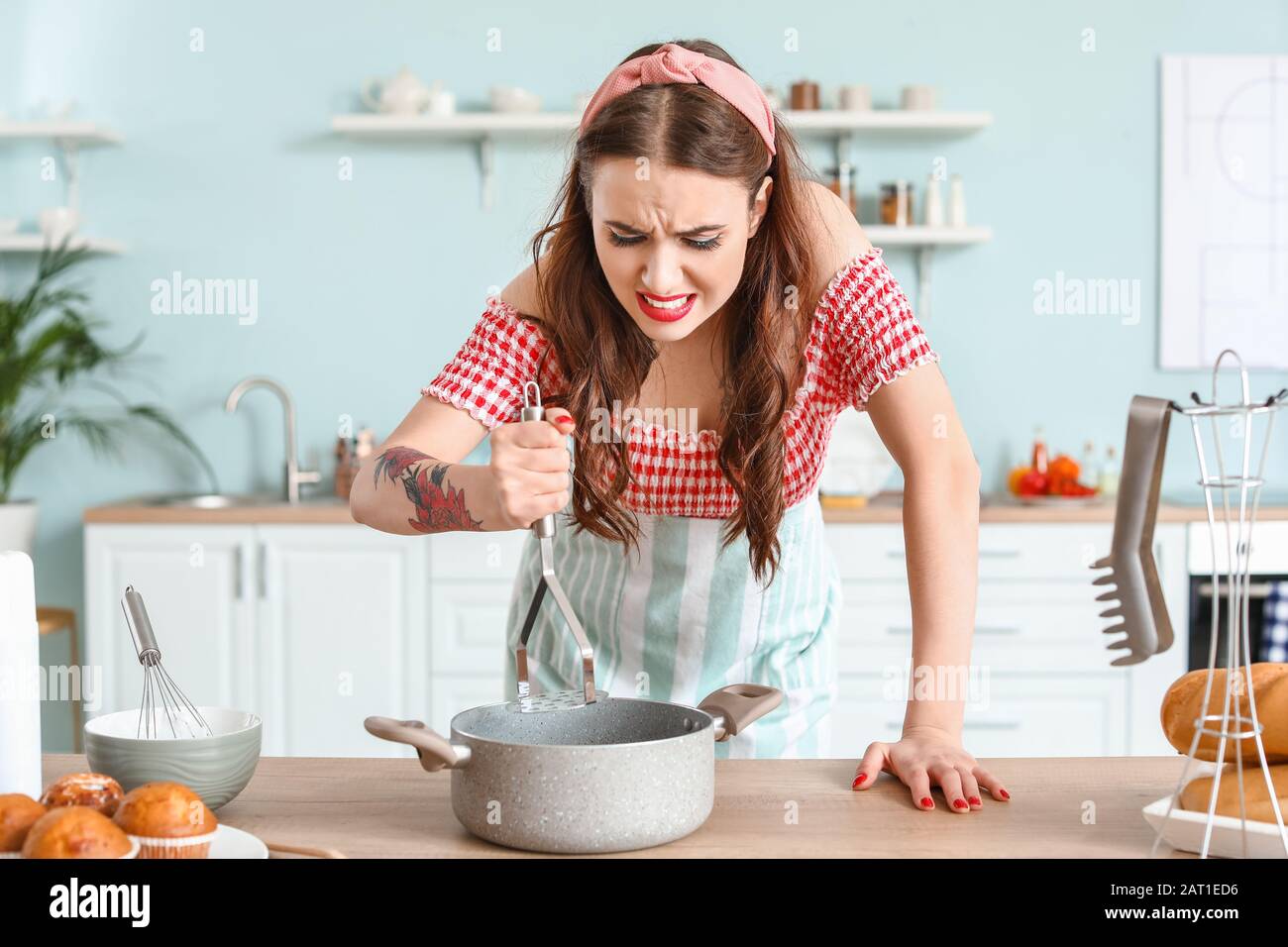 Funny Kitchen Stock Photos - 190,742 Images