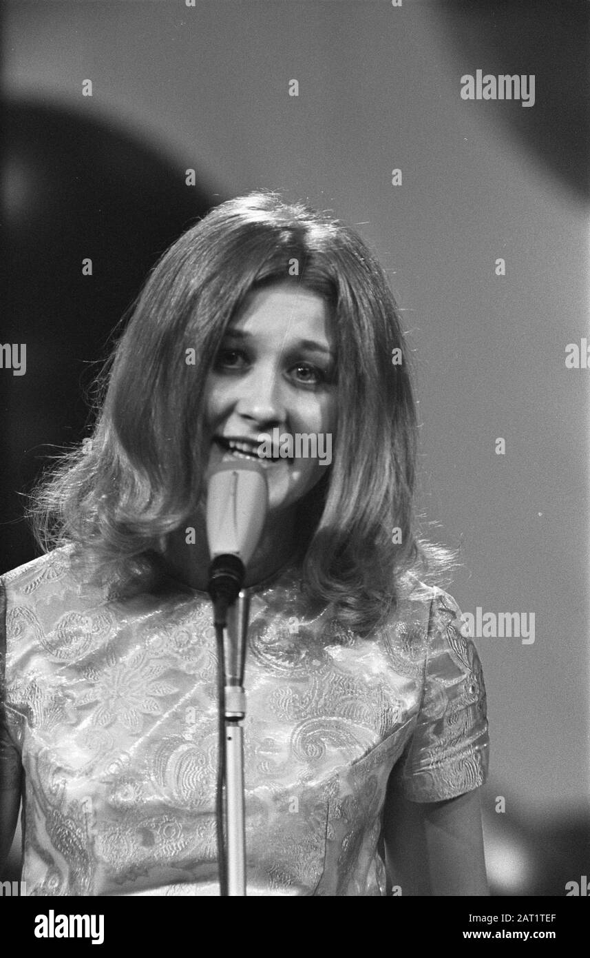 Eurovision Song Contest 1970 in RAI Amsterdam  Eurovision Song Festival 1970 in RAI Amsterdam. Eva Sršen (Yugoslavia) Date: 21 March 1970 Location: Amsterdam Keywords: artists, song festivals, singers Personal name: Sršen, Eva Institution name: Eurovision Song Festival Stock Photo
