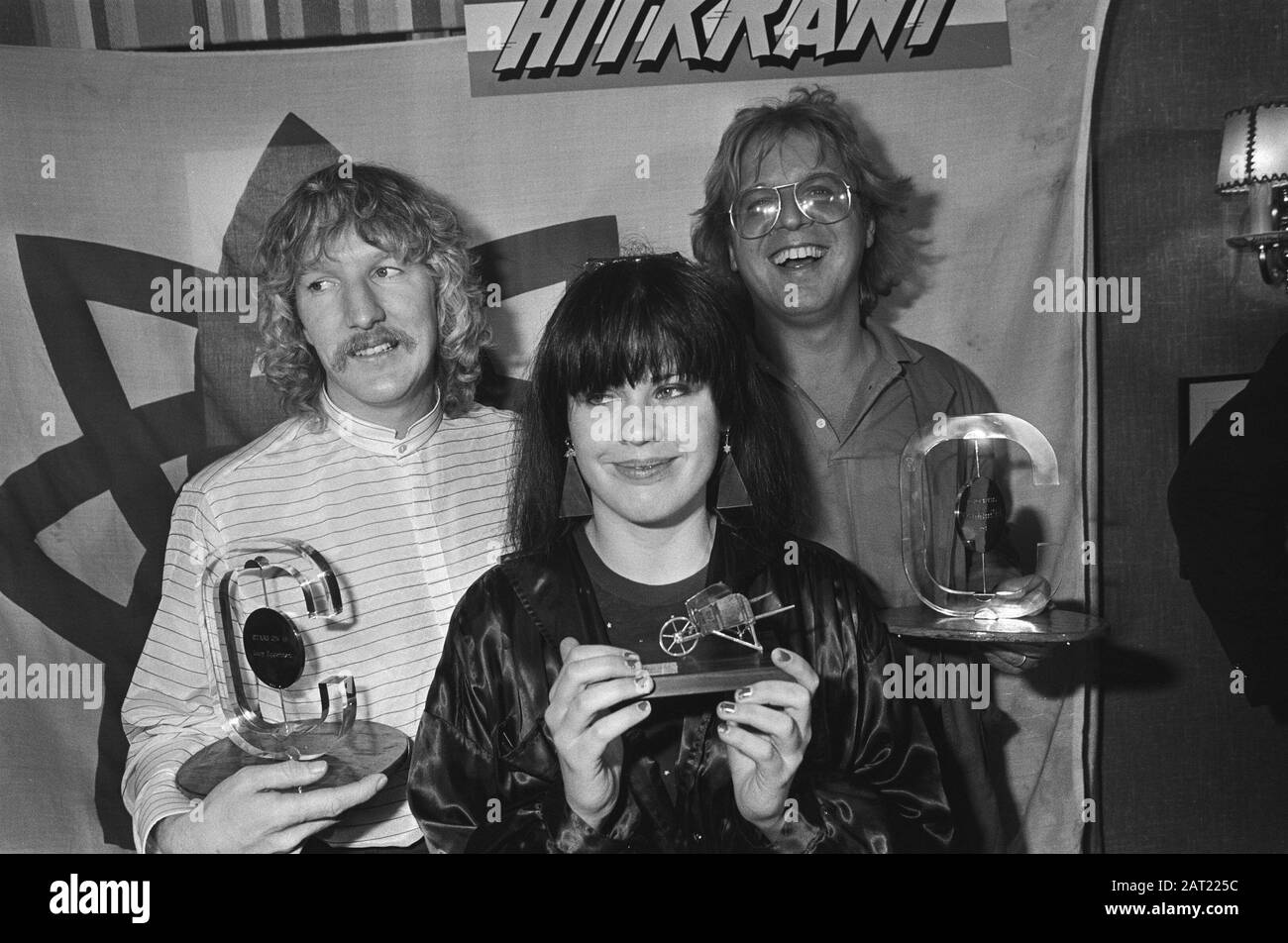 Wheelbarrow and Conamus Export Award during radio show Open House Fay  Lovsky, Jaap Eggermont (l) and Martin Duiser Annotation: Eggermont and  Duiser received the prize for the Stars on 45 medley Date: