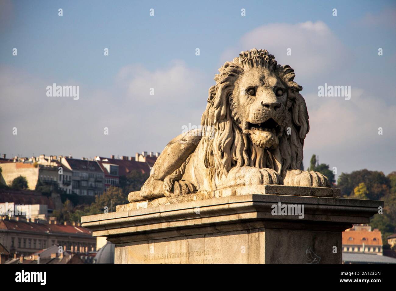 Statue lion on lion bridge hires stock photography and images Alamy
