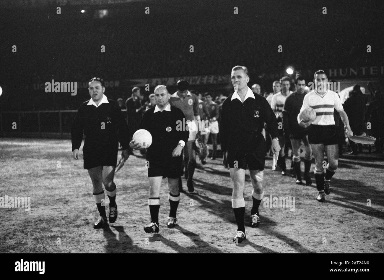 Feyenoord against Radnicki Nis 1-0 UEFA-cup. Jan van Deinsen (l