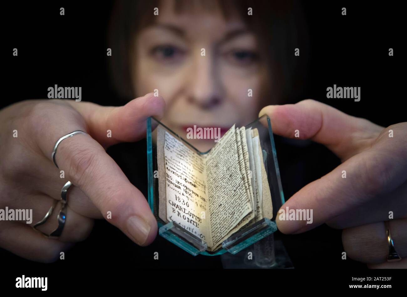 Ann Dinsdale High Resolution Stock Photography and Images - Alamy