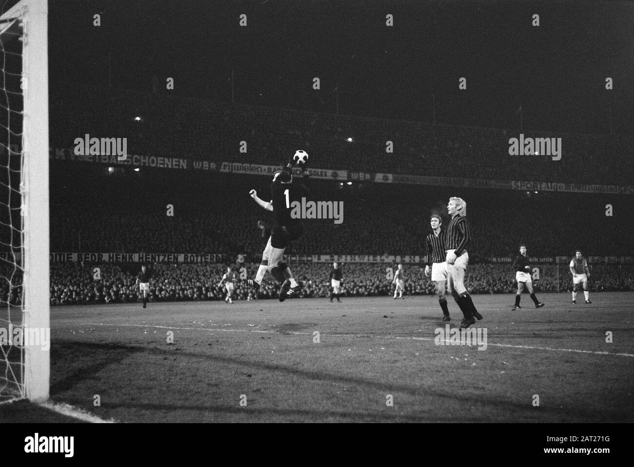 Ac milan fans Black and White Stock Photos & Images - Alamy