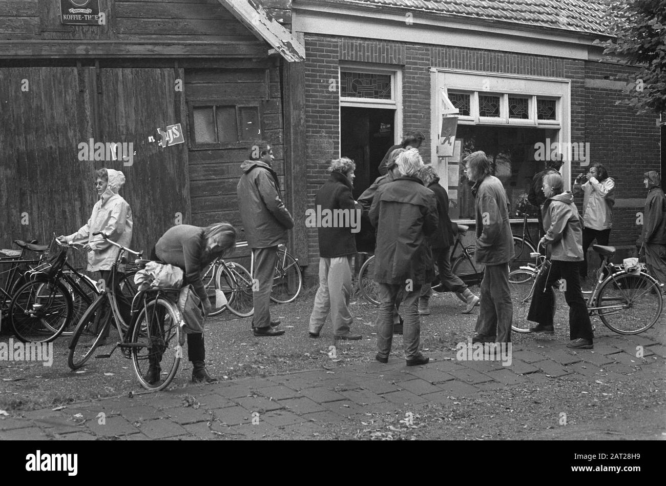 Bike tour for conservation of Ruigoord, the cyclists Date: August 5, 1973 Location: Amsterdam, Noord-Holland, Ruigoord Keywords: cyclists Stock Photo