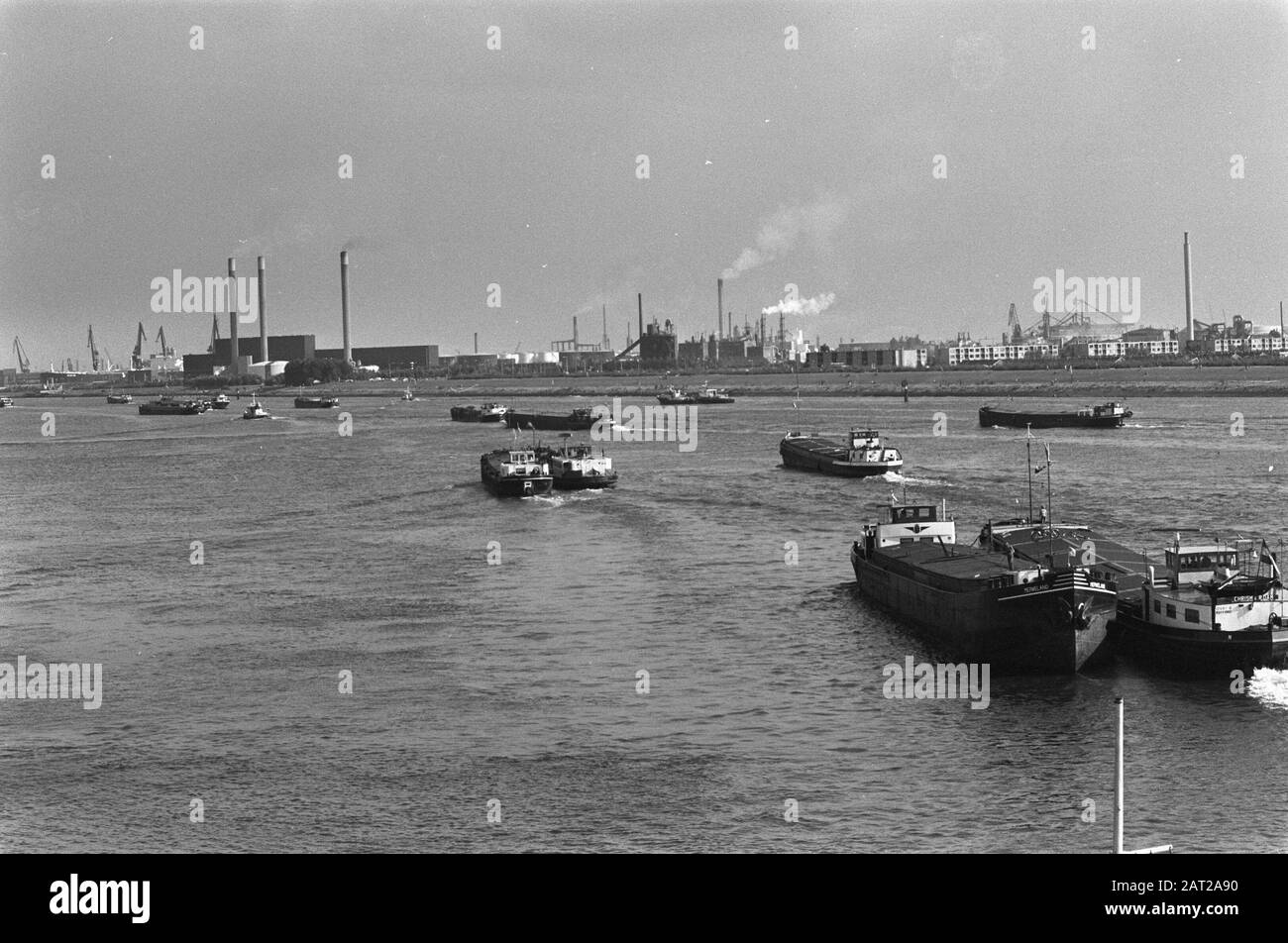 Elimination of the blockade of the barges due to the issue of proportional cargo distribution  Ships sailing on the Nieuwe Waterweg Date: August 26, 1975 Keywords: blockages, channels, protests , shipping, ships Stock Photo