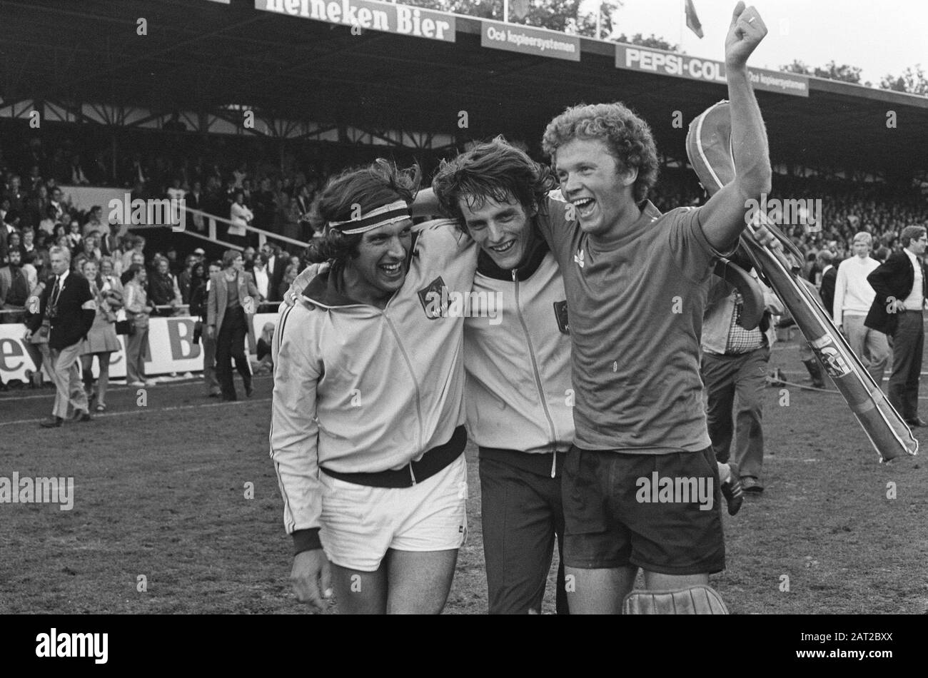 World Cup Hockey in Amstelveen, final, Netherlands against India, number 29 Ties Kruize, number 30 and 31 Ties kruize (right) and Maarten Sikking/Date: September 2, 1973 Location: Amstelveen, Noord-Holland Keywords: hockey Person name: Sikking, Maarten Stock Photo
