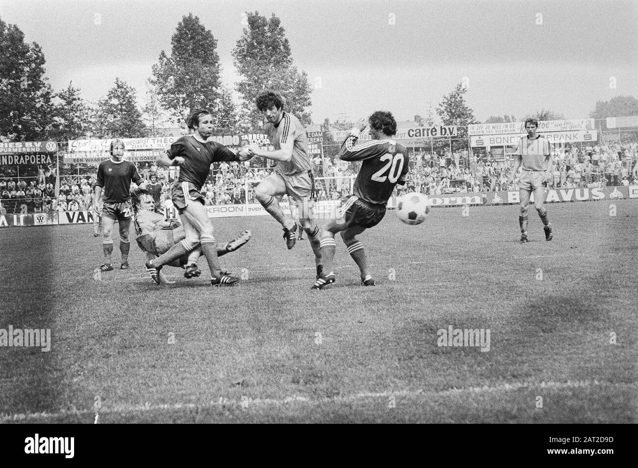 Volendam - Twente 4-0 Frank Kramer scores 3-0 Date: 4 June 1979 ...