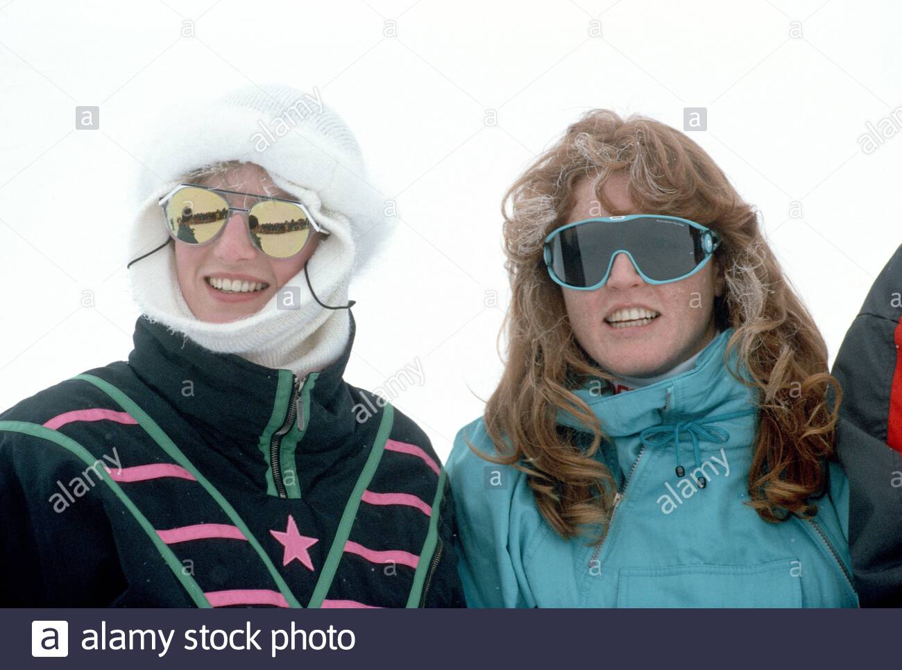 Découpe De Presse Lady Diana Et Sarah Ferguson En Suisse - Vintage