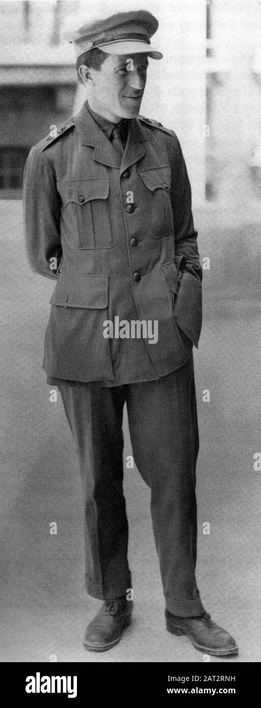 T.E. Lawrence of Arabia wearing he British Army uniform of a Lieutenant Colonel. Cairo. 1918 Stock Photo