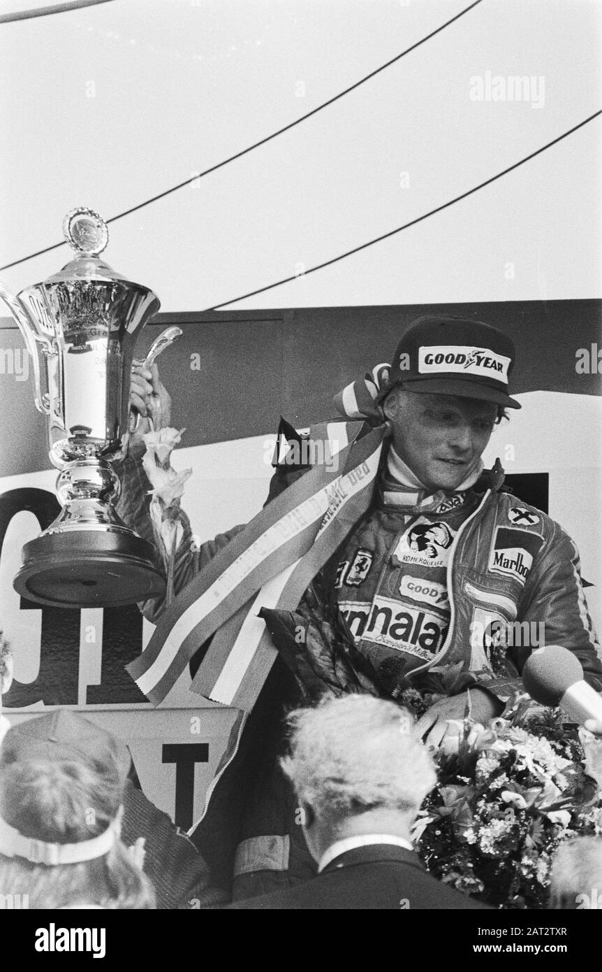 Grand Prix Zandvoort; Niki Lauda during ceremony Date: August 28, 1977  Location: Noord-Holland, Zandvoort Keywords: car races Personal name: Lauda,  Niki Stock Photo - Alamy