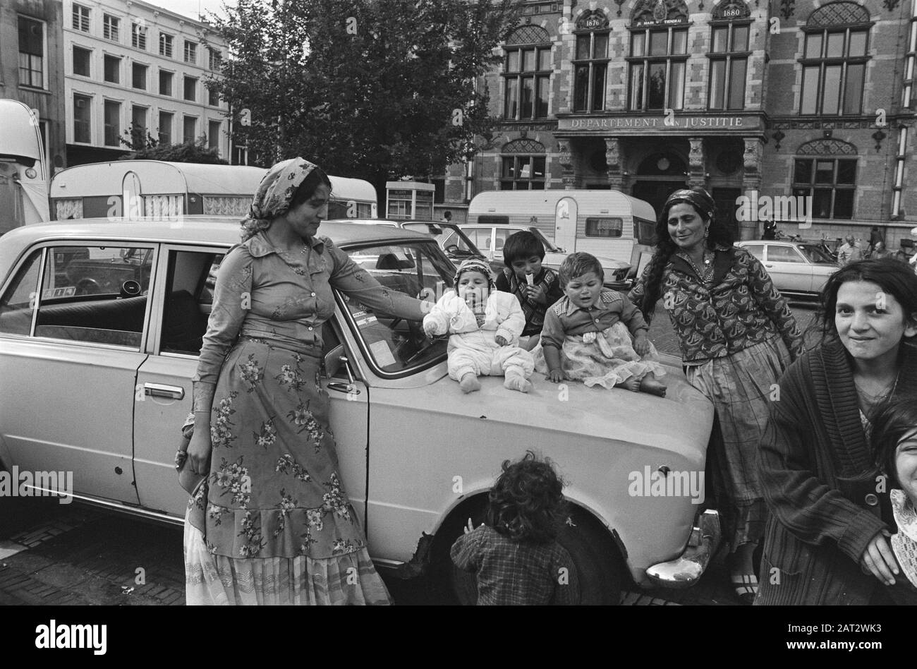 Group of Gypsies of King Petalo in The Hague in protest against ...