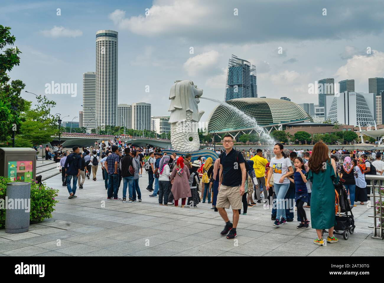 Singapore merlion sunset hi-res stock photography and images - Alamy