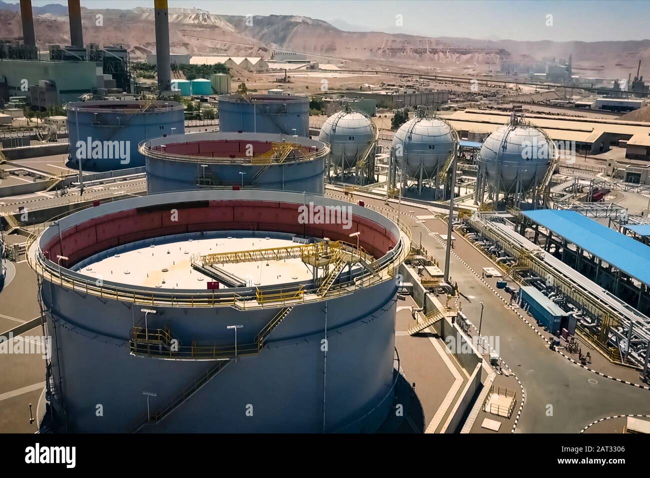 Transshipment of oil products hires stock photography and images Alamy