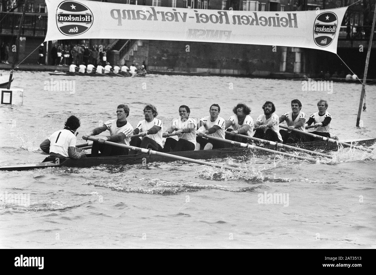 Heineken Roeivierkamp op Amstel in Amsterdam; winning team of Nereus in