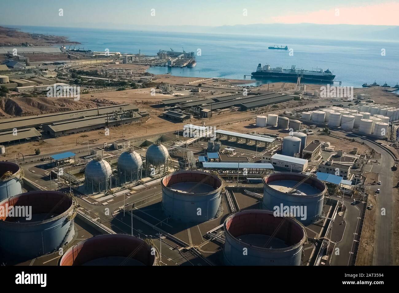 Transshipment of oil products hires stock photography and images Alamy