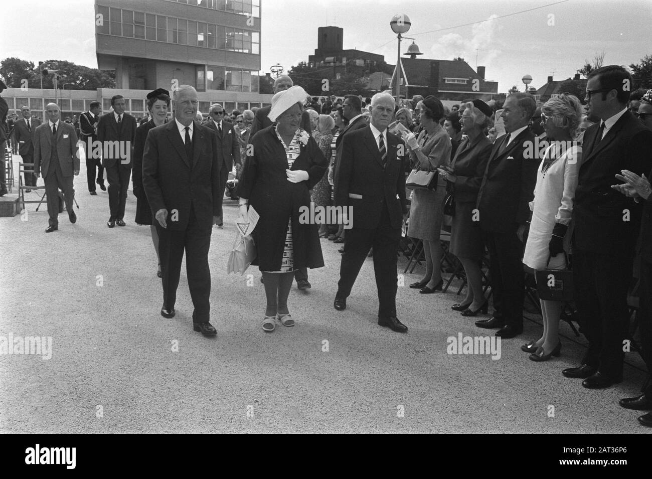 Commemoration due to the end of war 25 years ago Z-O-Asia, in Congresgebouw, The Hague, with queen Juliana Date: August 15, 1970 Location: The Hague, Zuid-Holland Keywords: commemorations, queens Personal name: Juliana (queen Netherlands) Stock Photo