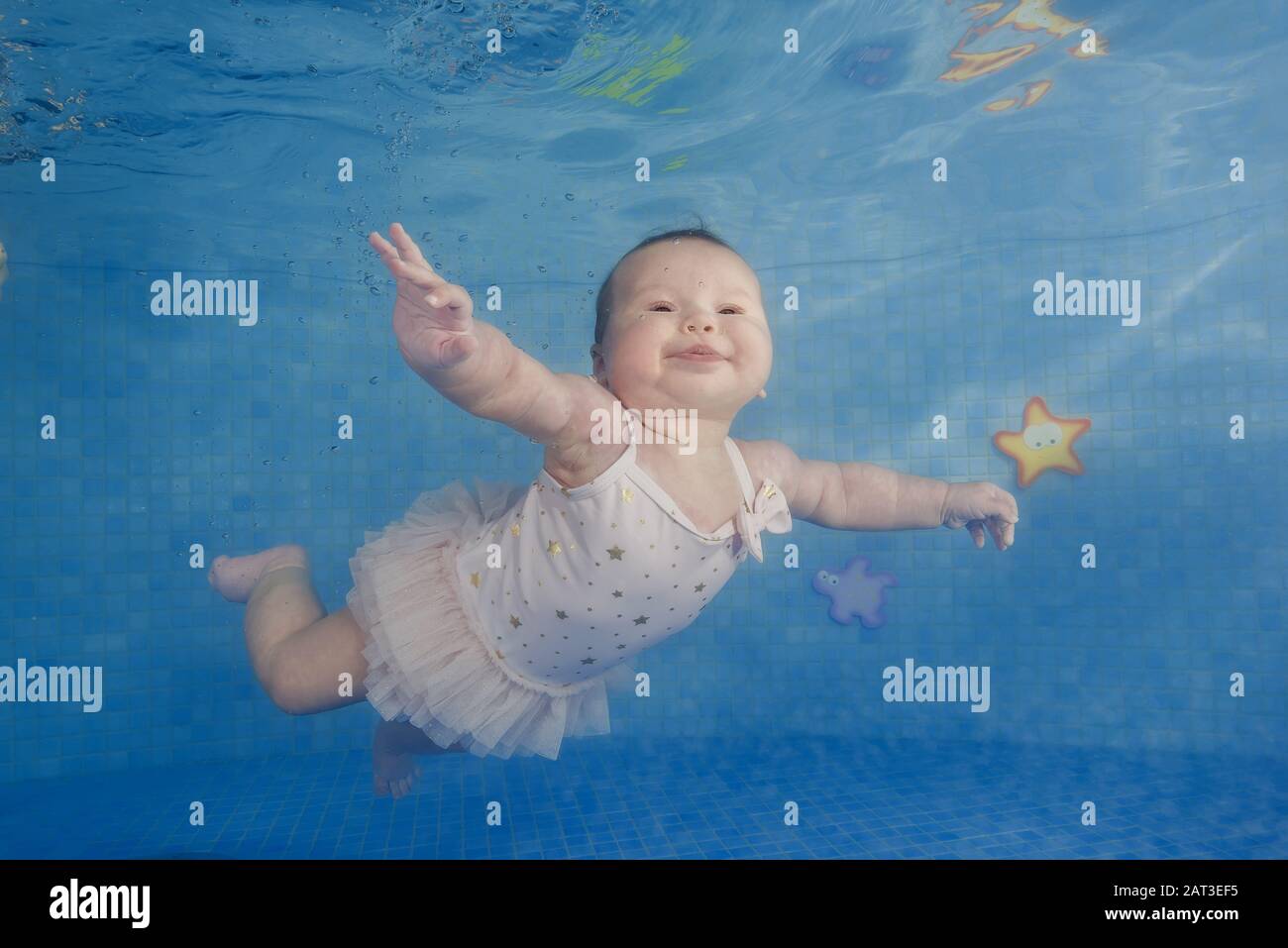 Odessa, Ukraine, Eastern Europe. 8th Aug, 2018. Little baby girl learns