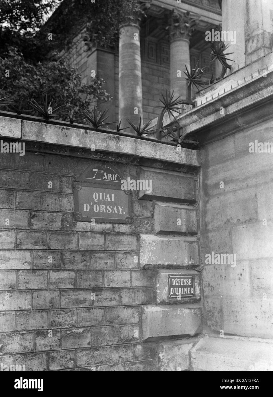 Reportage Paris  Corner of the Quai d'Orsay near the Chambre des Deputés (Défense d'uriner) Date: 1935 Location: France, Paris Keywords: Street images Stock Photo