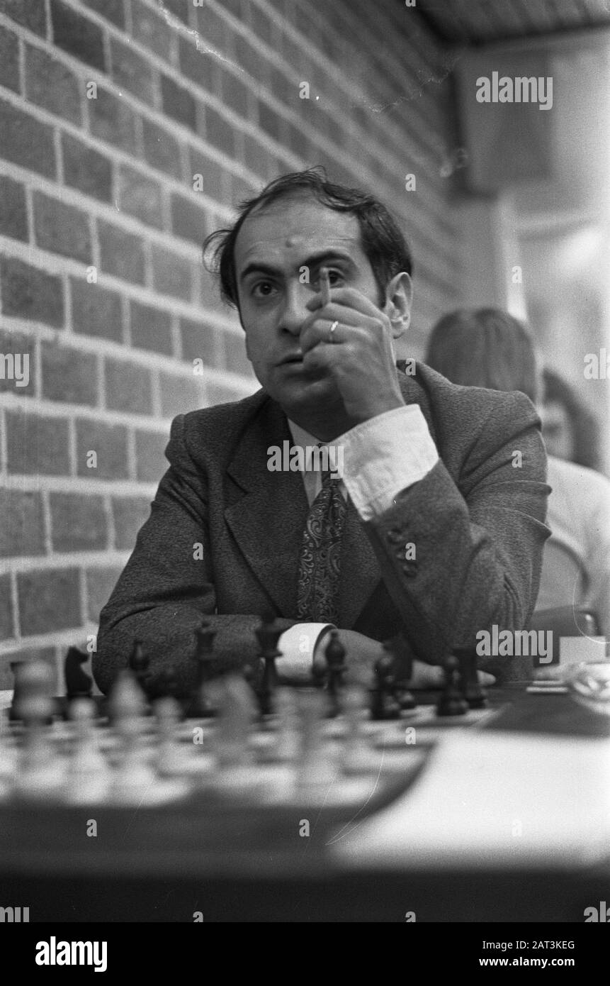 Honoring world chess champion Mikhail Tal center Stock Photo - Alamy