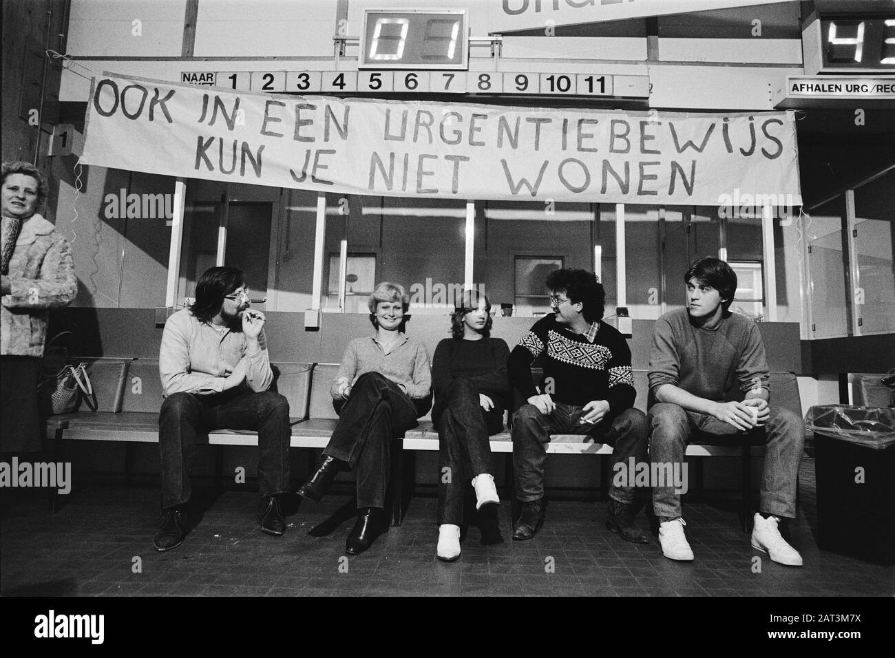 Work interruption officials Municipal Housing Service in Amsterdam Date: February 12, 1980 Location: Amsterdam, Noord-Holland Keywords: OFFICIALS, work breaks Stock Photo