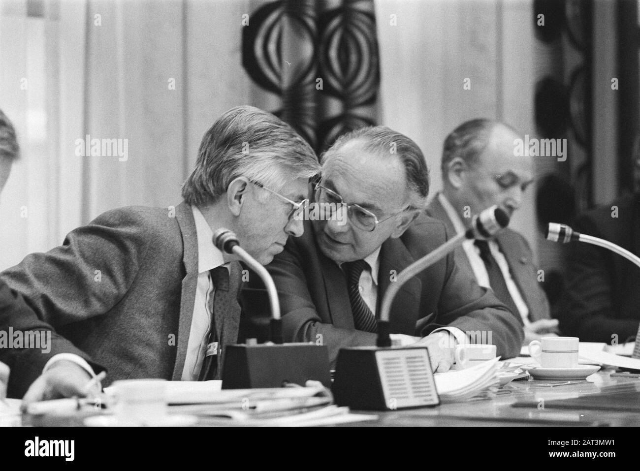 Hearing concerning refusal of diving boat exports to Taiwan Jonkers (fin. dir.), Lock (dir.) (Wilton Fijenoord), Van Wessen and Van de Pause Date: 23 December 1983 Location: The Hague, Zuid-Holland Keywords: hearings Personal name: Jonkers, SLOIS, Van Wessen, Van de Pause Stock Photo