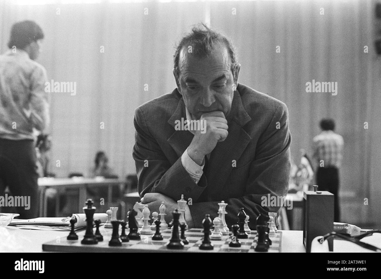 Tenth Interpolis Chess Tournament in Tilburg; A. Karpov (l) against V.  Korchnoi (r), October 21, 1986, chess, tournaments, The Netherlands, 20th  century press agency photo, news to remember, documentary, historic  photography 1945-1990