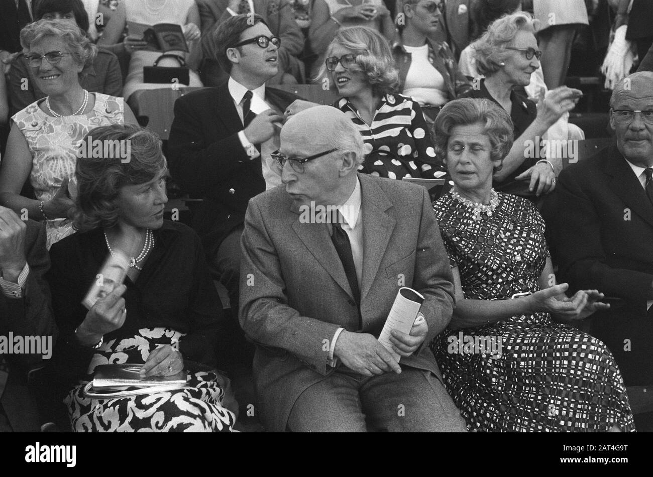 Annual Rai concert by Concertgebouw Orchestra conducted by Bernard Haitink with soprano Anneliese Rothenberger, Mayor Samkalden and wife (right)/Date: 22 June 1973 Keywords: concerts Personal name: Anneliese Rothenberger, Bernard Haitink Concertgebouw Orchestra Stock Photo