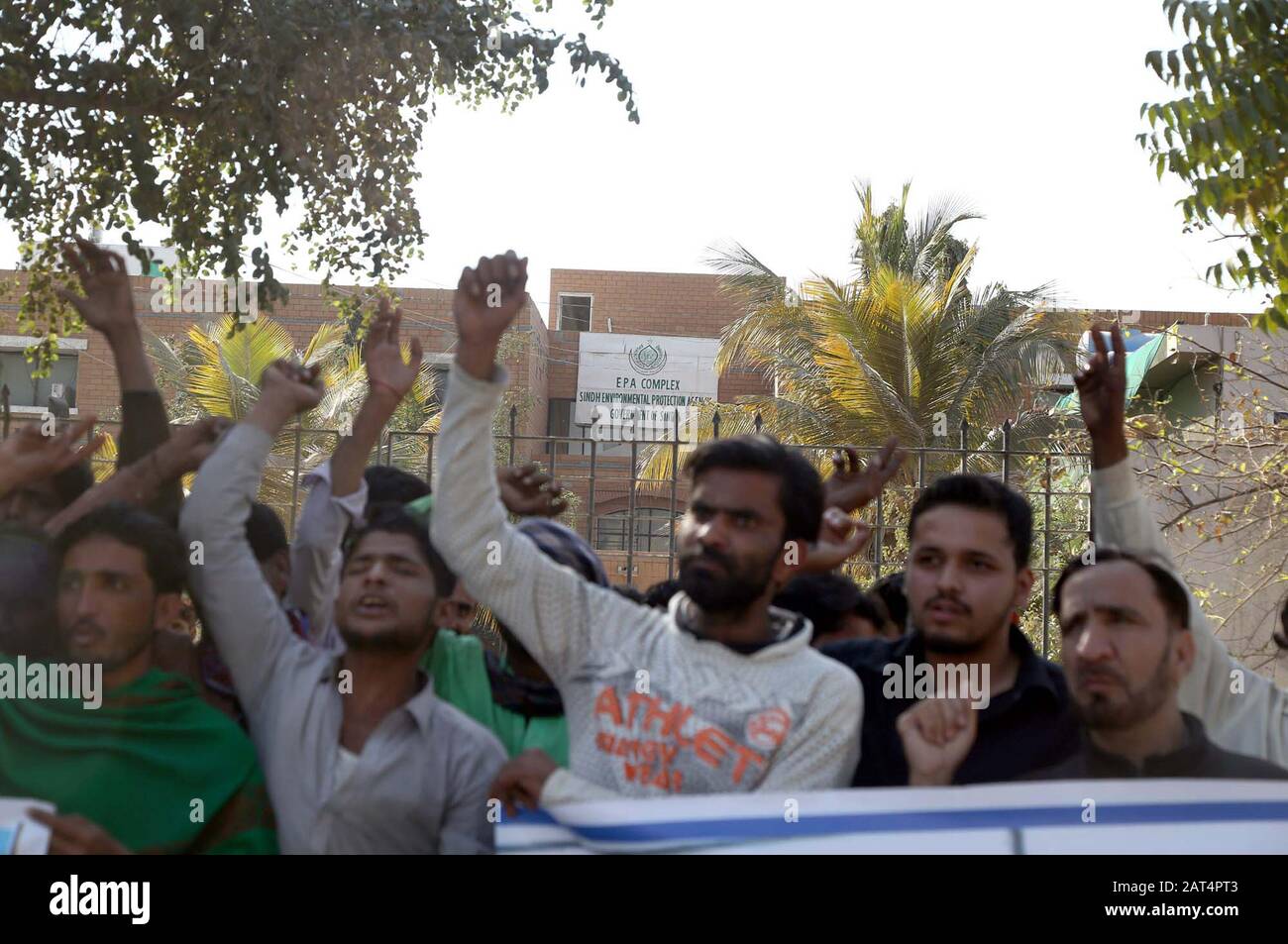 Karachi pakistan pollution hires stock photography and images Alamy
