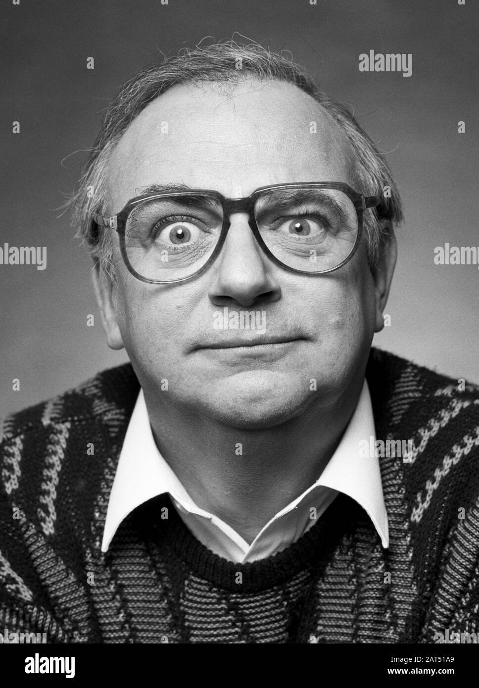 Roy Hudd OBE. Portrait taken in April 1988 Stock Photo