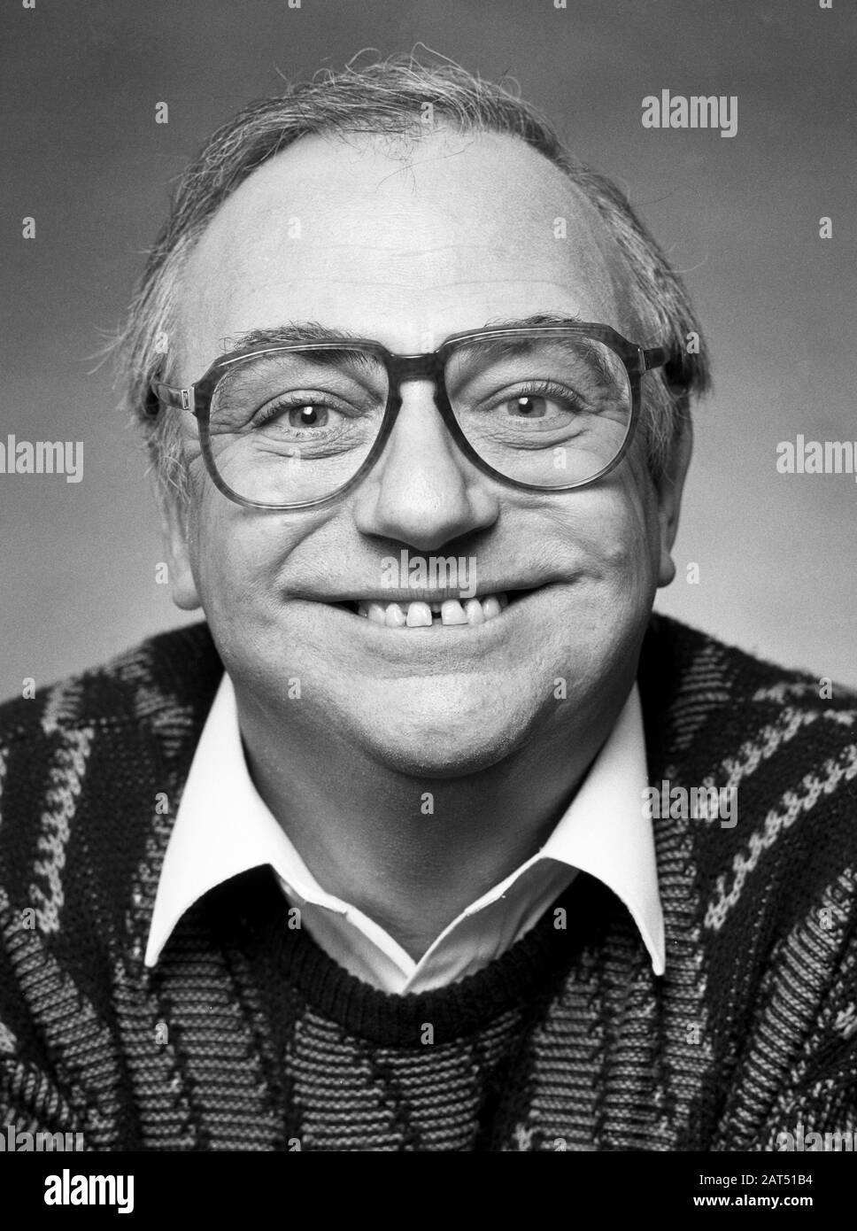 Roy Hudd OBE. Portrait taken in April 1988 Stock Photo