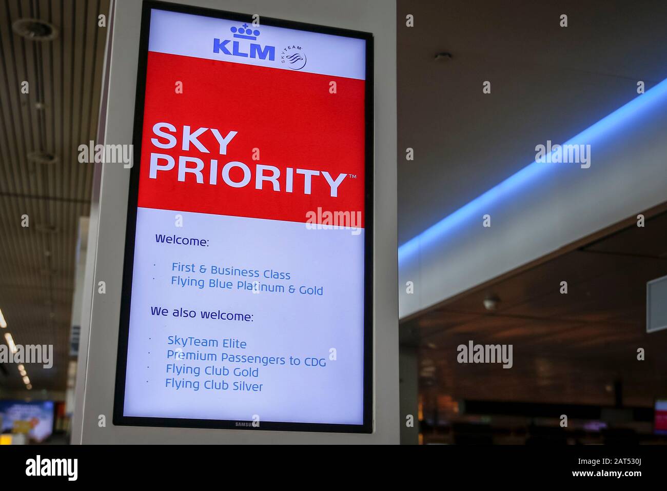 Sky Priority Schiphol Drukte Navigeren Door De Drukte Op De Luchthaven