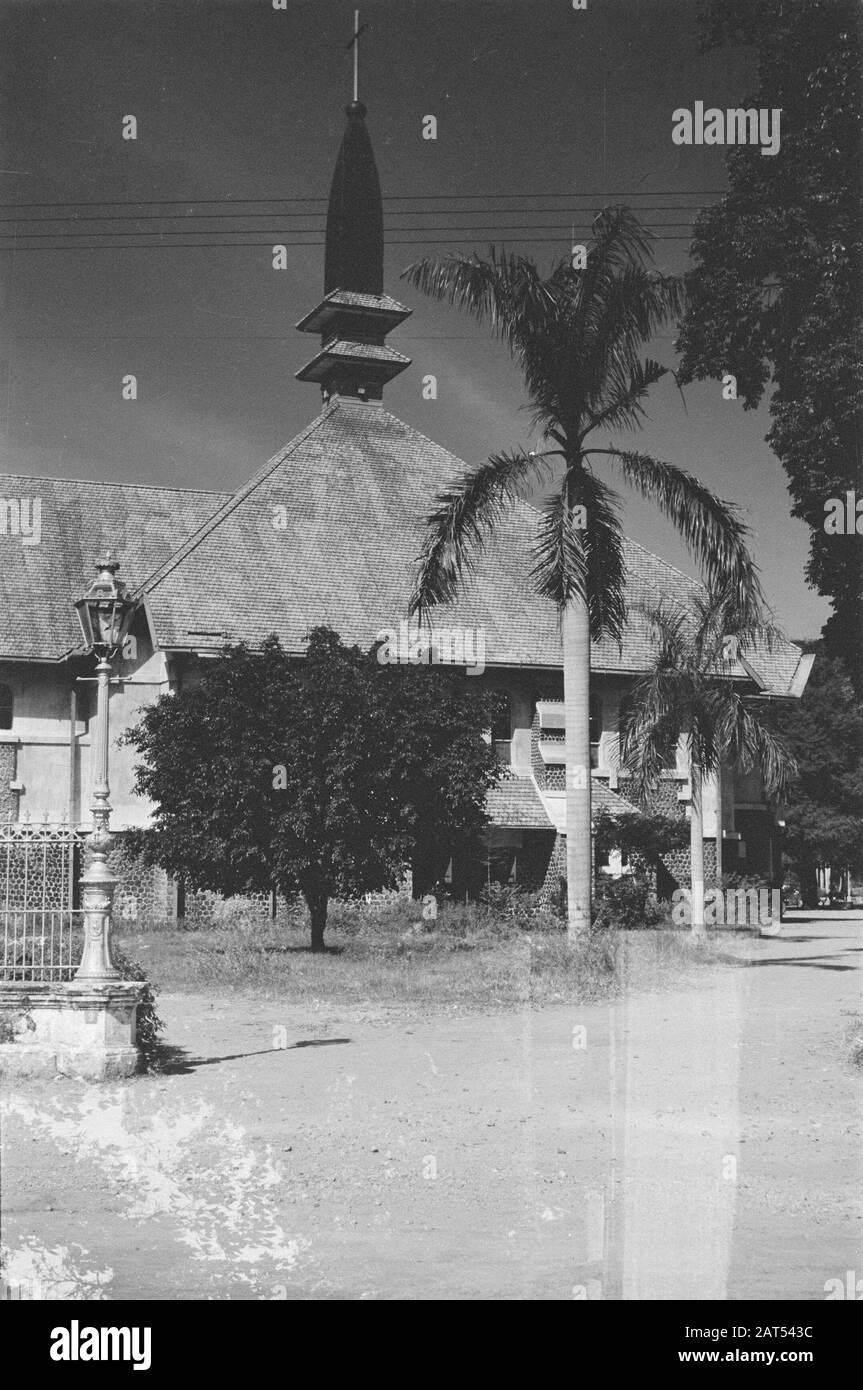 Military Hospital In Semarang Church Building R K Cathedral At Randusari Semarang Annotation Built Around 1935 Architect J Th Van Oyen Date 1947 06 01 Location Indonesia Java Dutch East Indies Semarang Stock Photo Alamy Military Hospital In Semarang Church Building R K Cathedral At Randusari Semarang Annotation Built Around 1935 Architect J Th Van Oyen Date 1947 06 01 Location Indonesia Java Dutch East Indies Semarang Stock Photo Alamy