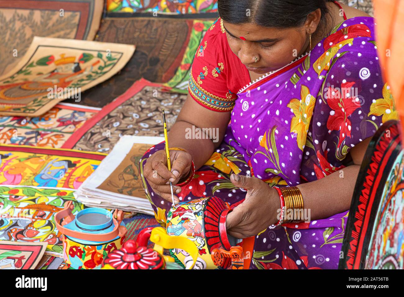 Handicraft Artist High Resolution Stock Photography and Images Alamy