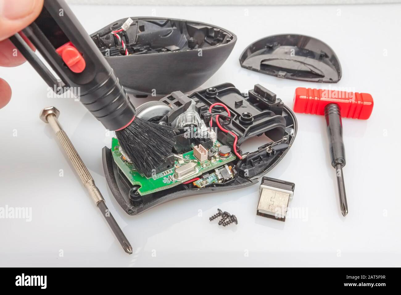 Broken Computer Mouse High Resolution Stock Photography and Images Alamy