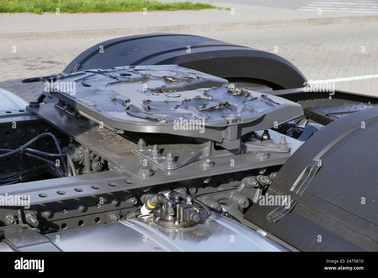 Fifth wheel coupling hires stock photography and images Alamy